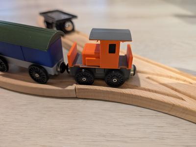 Shunter Locomotive - Brio Compatible