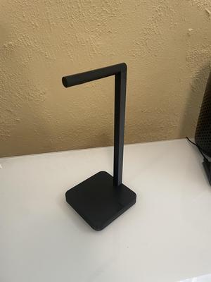 Simple One Piece Headphones Stand