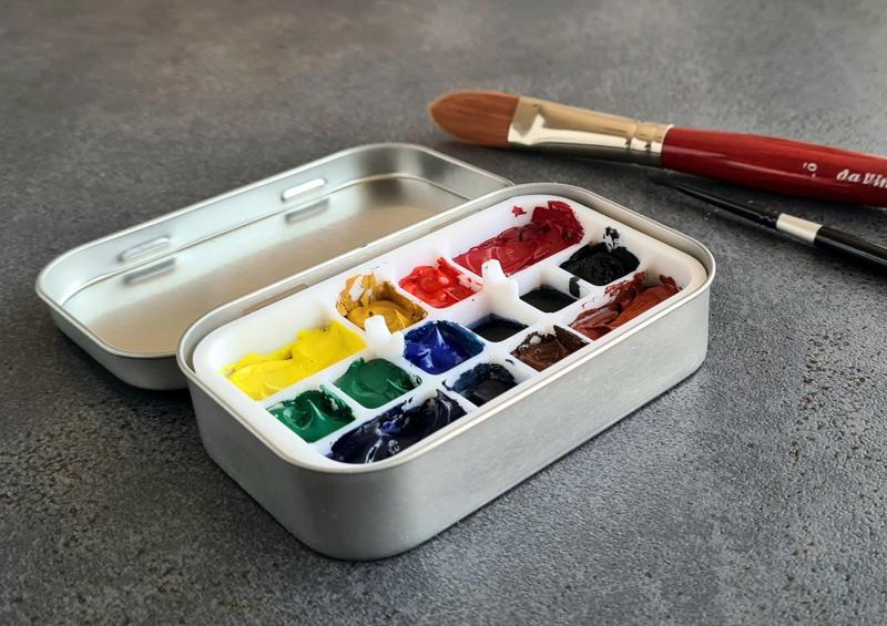 Mini Watercolor Palette for Altoids Tin Cans - 14 Wells - Brush holder