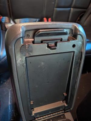 1996-1998 ZJ Jeep Grand Cherokee center console bumper
