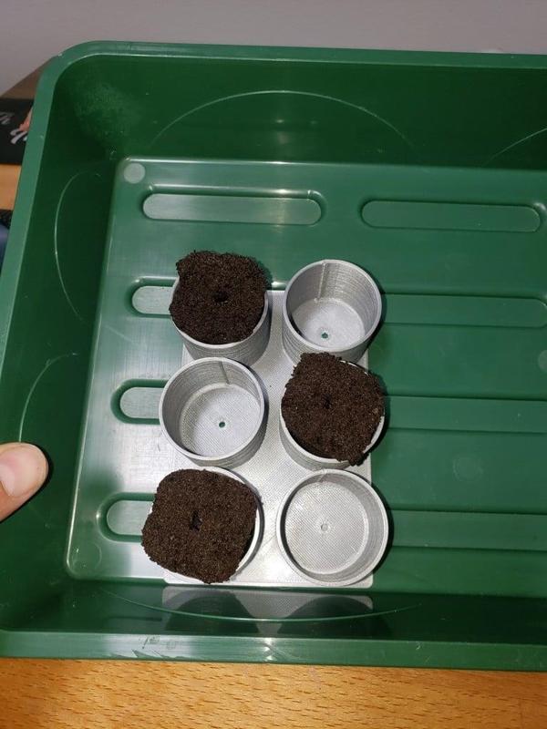 Little peat Pod holder