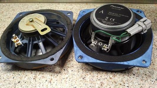Toyota JZX90 front right and left speaker baskets, wire clips, and retaining ring for retail 5 1/4" speaker