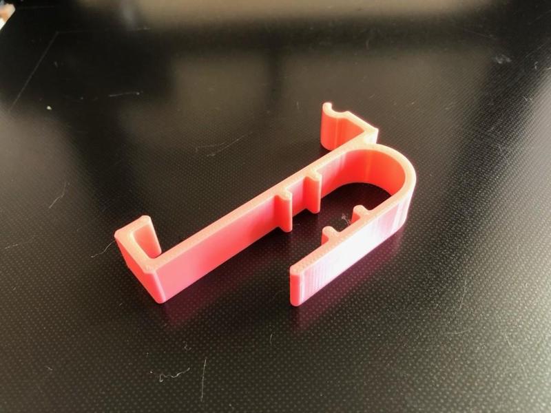 CUBEᴰ 2020 Extrusion Phone Clip