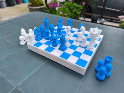 CHESS SET
