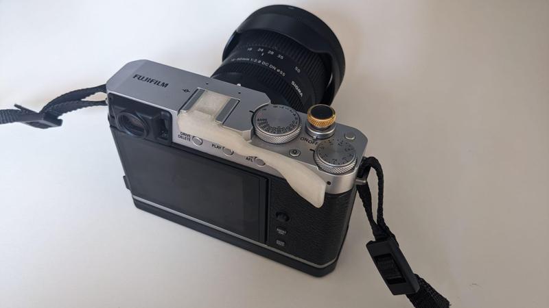 Fujifilm X-E4 thumbgrip
