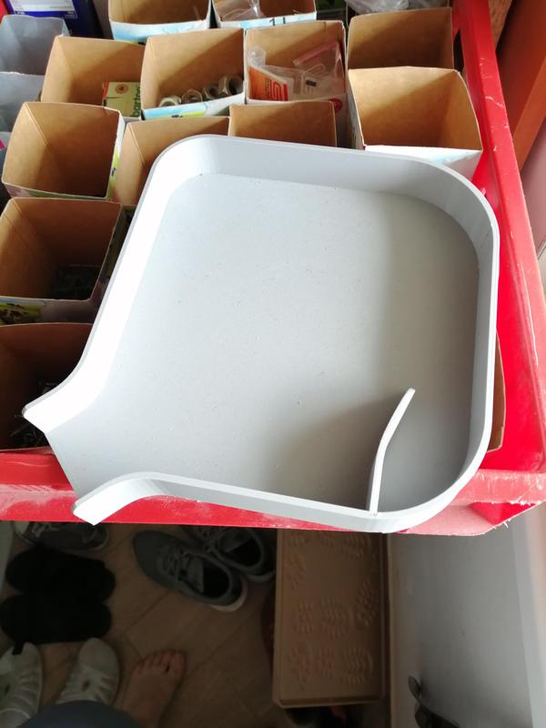 třídění šroubků nasypka