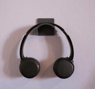 Headphones wall hanger