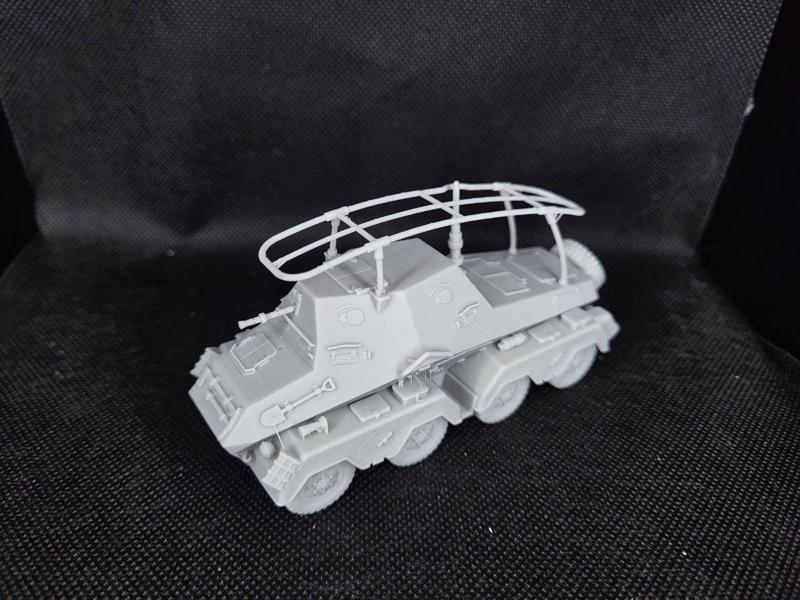 Sd.Kfz.263 Funkspähwagen (8 Rad) + 2 Tankmen (Germany, WW2)