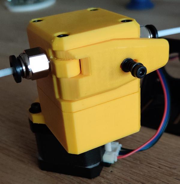 BondTech type Bowden Mini Extruder with PC6-M6 fitting for 2.85 mm filament
