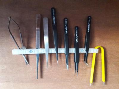 Tweezers holder