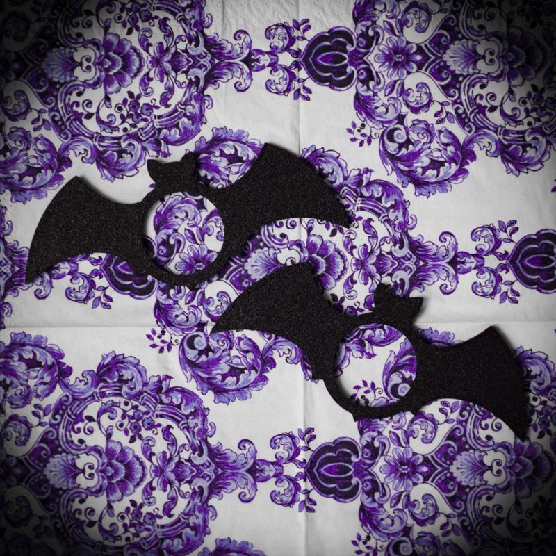 Bat napkin holder and napkin ring set