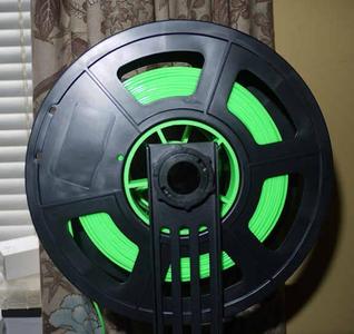 Customisable (customizable) filament spool adapter
