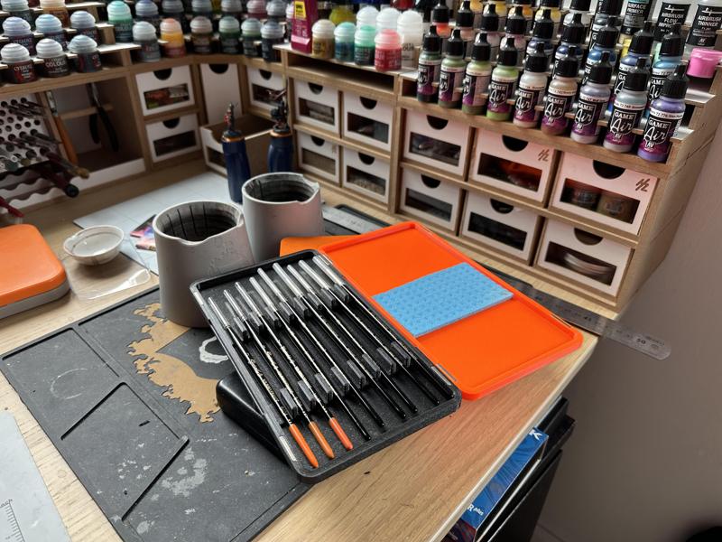 Brush Case with 20x6x2mm magnets