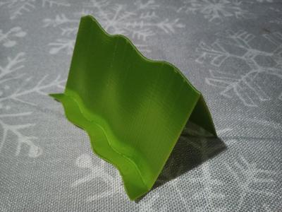 Wavy business card holder