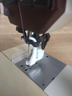 Free motion ruler foot
