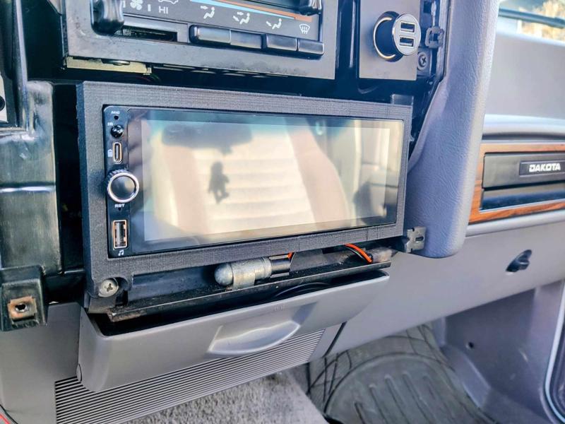1987-96 Dodge Dakota Camecho Android Head Unit Bezel