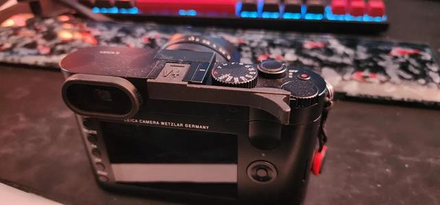Leica Q thumbgrip   