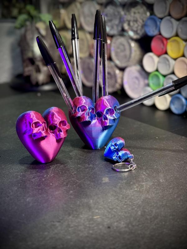 Skull Heart : Pen holder, Keychain, Decoration