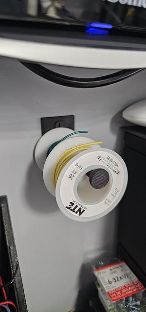Small Wire Spool Hanger