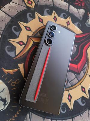 Galaxy Z Fold 5 Raiser / Camera Level