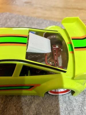 Mini Z Kyosho Hutze für Heckscheibe Jomuremabody (Dämpferfreiheit)