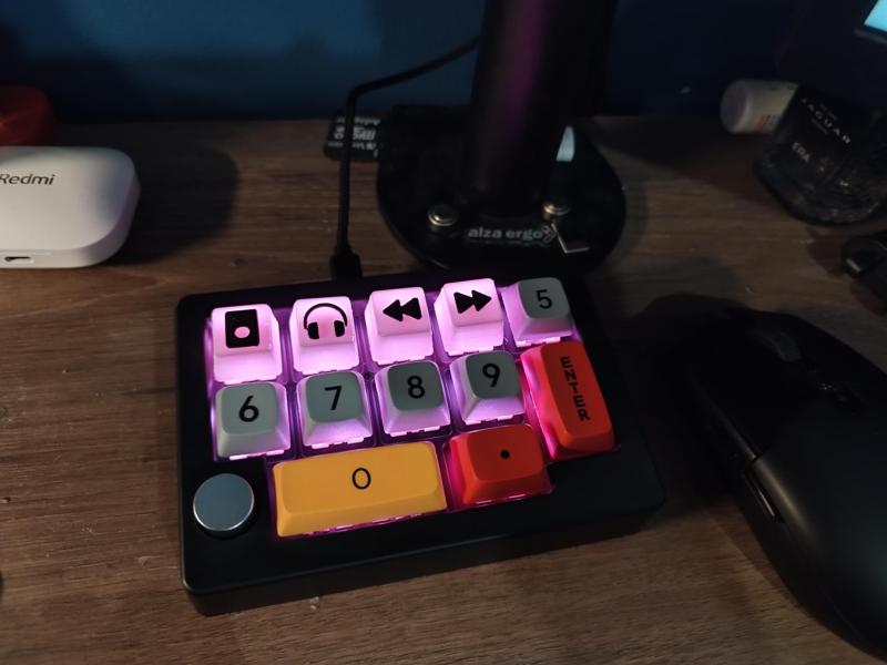 Keycaps with icons