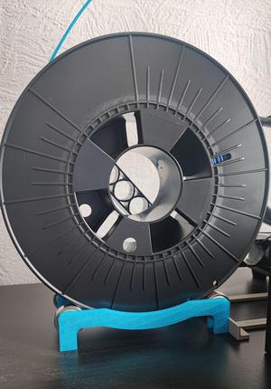 Filament spool holder with bearings