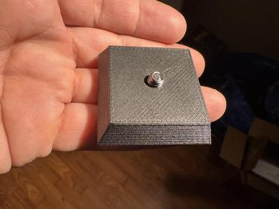 Quick release plate for Velbon tripod
