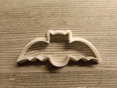 Cookie cutter bat