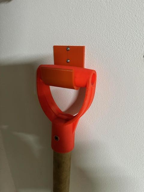 Holder for Snow Rake Handle / Držadlo hrabla na sníh