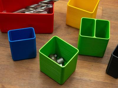 Customizable containers