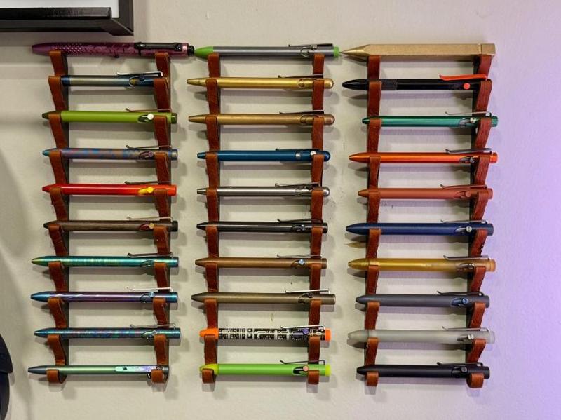 Wall mount pen display