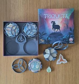 Triqueta Insert
