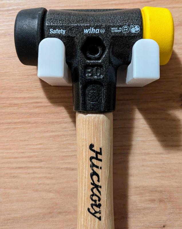 Wall Mount Hammer / Wandhalterung