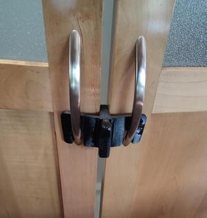 Coachmen Galleria RV - Shower Door Prop