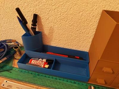Simple desk organiser
