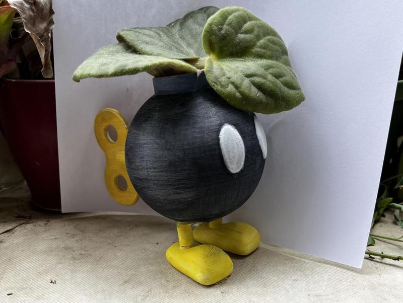 Mario Bob-omb Flower Pot