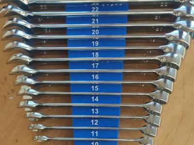 Simple holder for Wrenches 6 to 32 mm 