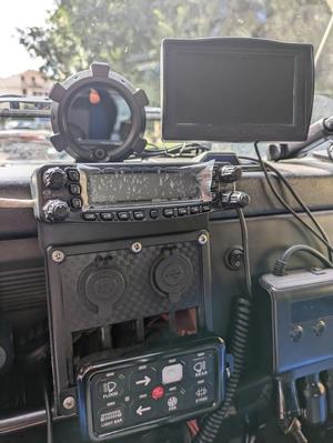 Yaesu FT-8900 mount for Land Rover Defender
