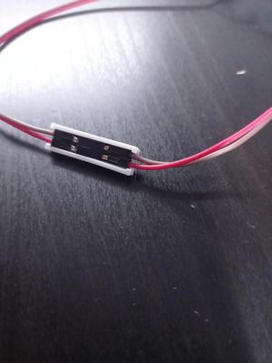Connector between 4 pins to make 2 wires on Arduino / Conector entre 4 pines para hacer 2 cables en Arduino