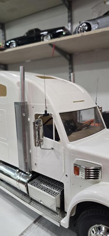 Tamiya 1:14 Semi Antenna mirror mount