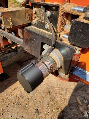 Guide roller arm motor wire cover - Woodmizer LT40
