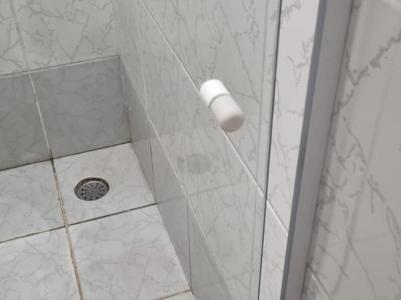 BATHROOM BOX HANDLE