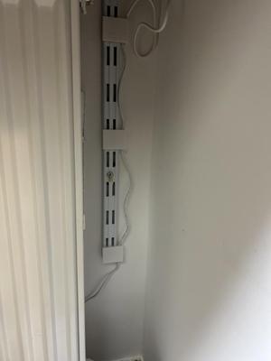 Elfa Cable Guide