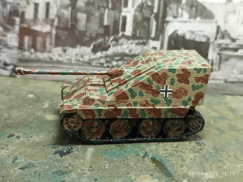 JAGDPANZER 38 (t)  7,5 cm PaK 42 L70