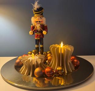 Tealight candle holder