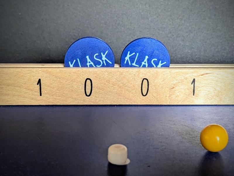 KLASK Scoring Disc with Logo - MMU