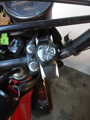 Universal watch mount for 22mm handlebar / Uhrhalter für 22mm Lenker.