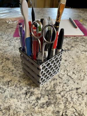 pencil/pen holder with honeycomb pattern and gridfinity base