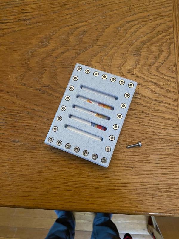 Gift Card Jail - Annoying Gift Box with 26 Bolts